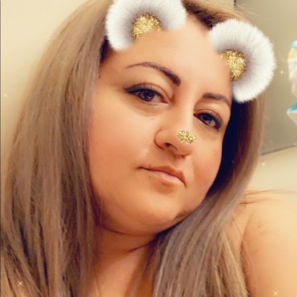 Meet your Posher, Connie - Picture 1 of 1